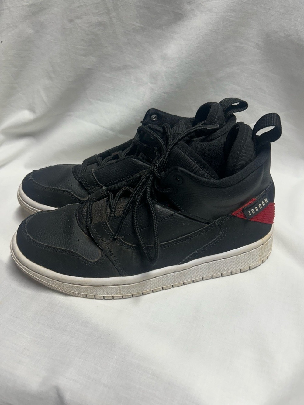 Nike Jordan Fadeaway Black Red A01331–016 Size 3.5Y